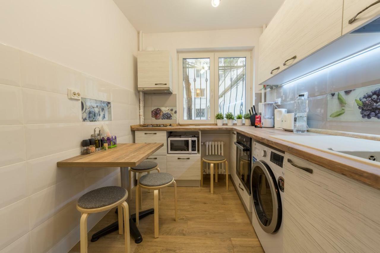 Central Stylish & Cozy One Bedroom Apartment - Adela Accommodation - Ideal For Long Stays Bucureşti Exterior foto