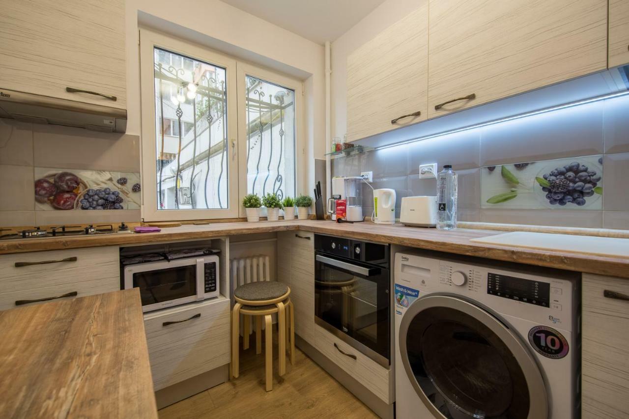 Central Stylish & Cozy One Bedroom Apartment - Adela Accommodation - Ideal For Long Stays Bucureşti Exterior foto